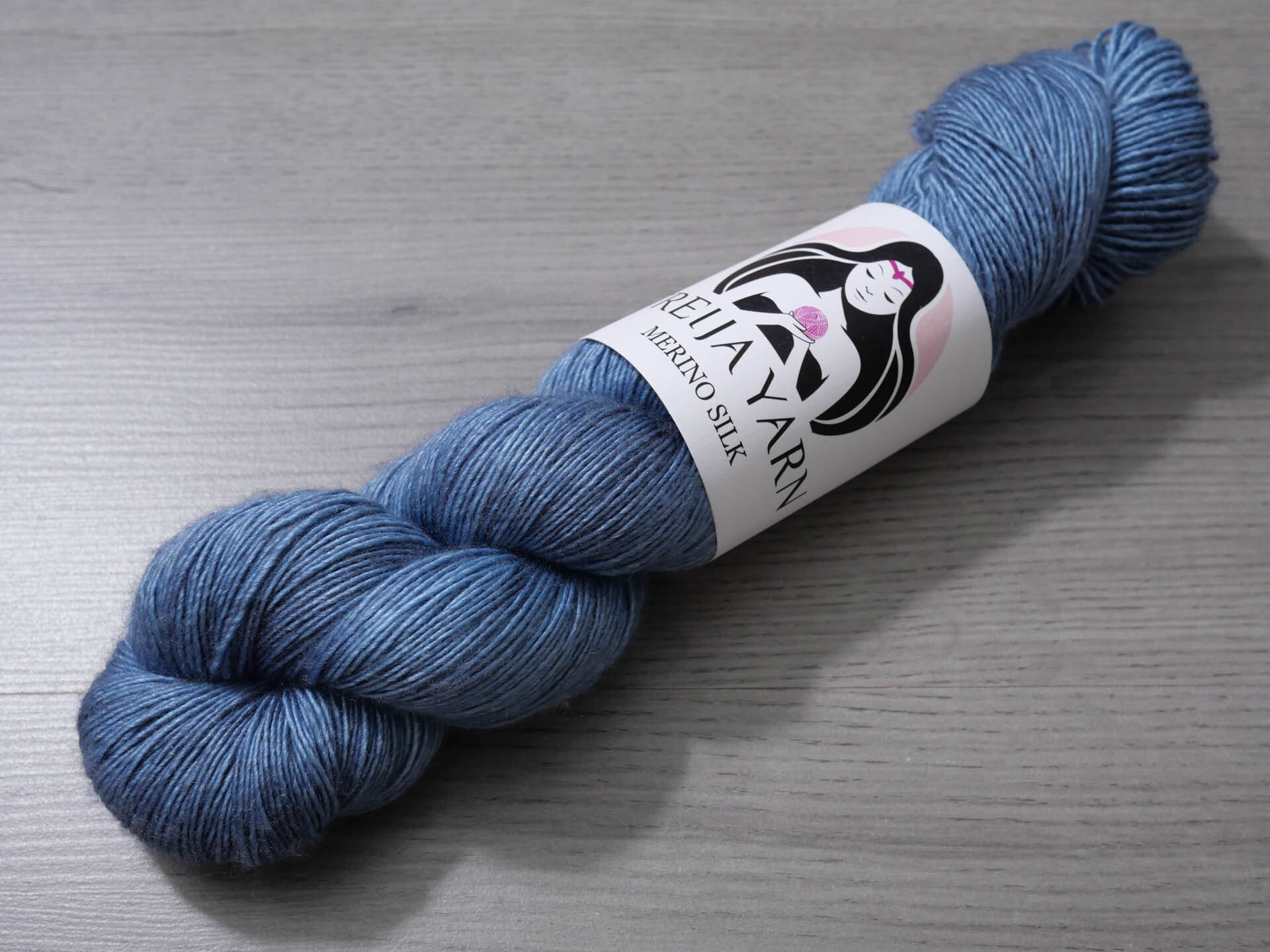 Smoky_blue_II_lanka_merino_silk