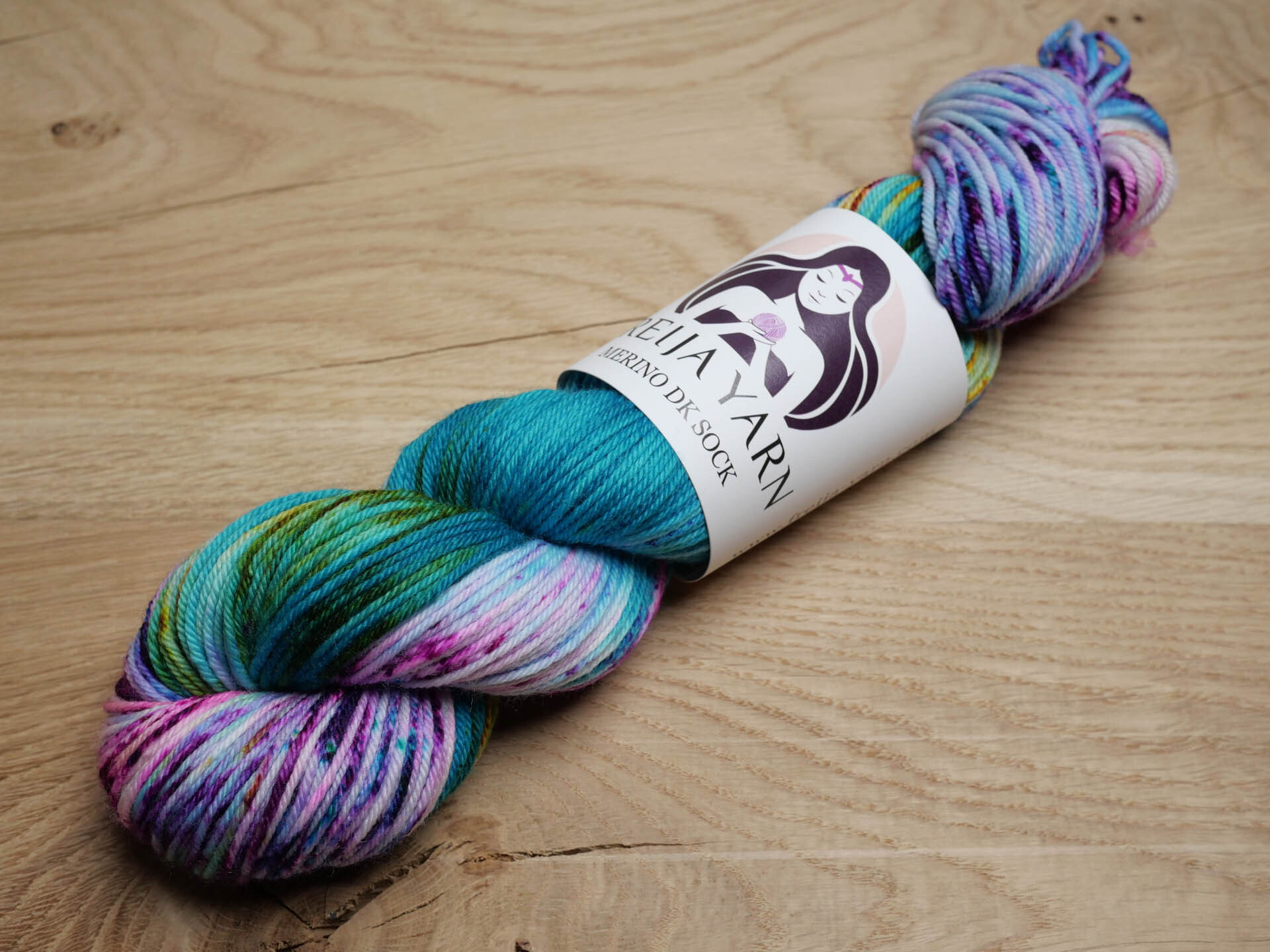 Glowlight_lanka_merino_DK_sock_v5