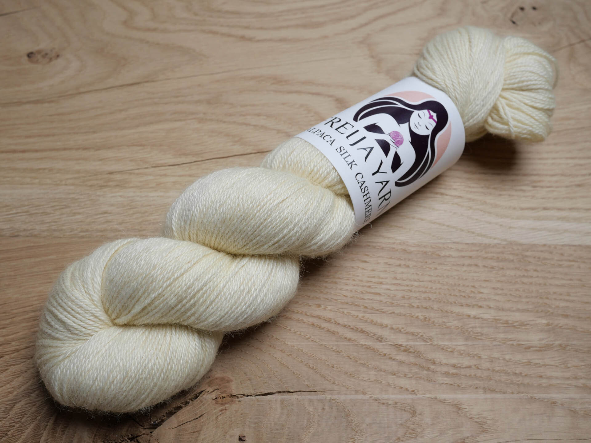 Yellow_iris_lanka_alpaca_silk_cashmir_v5
