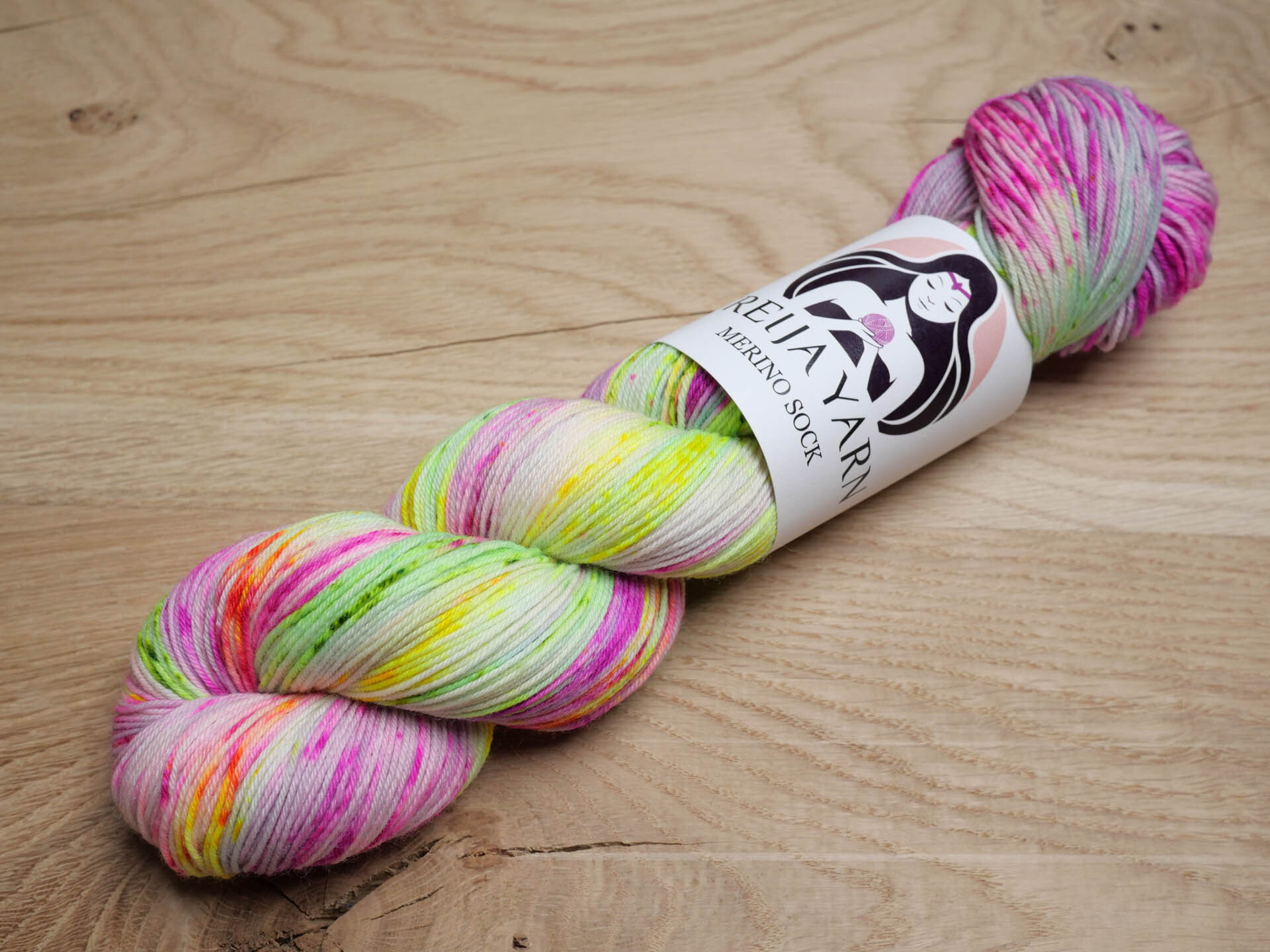 Nacreous_clouds_lanka_merino_sock