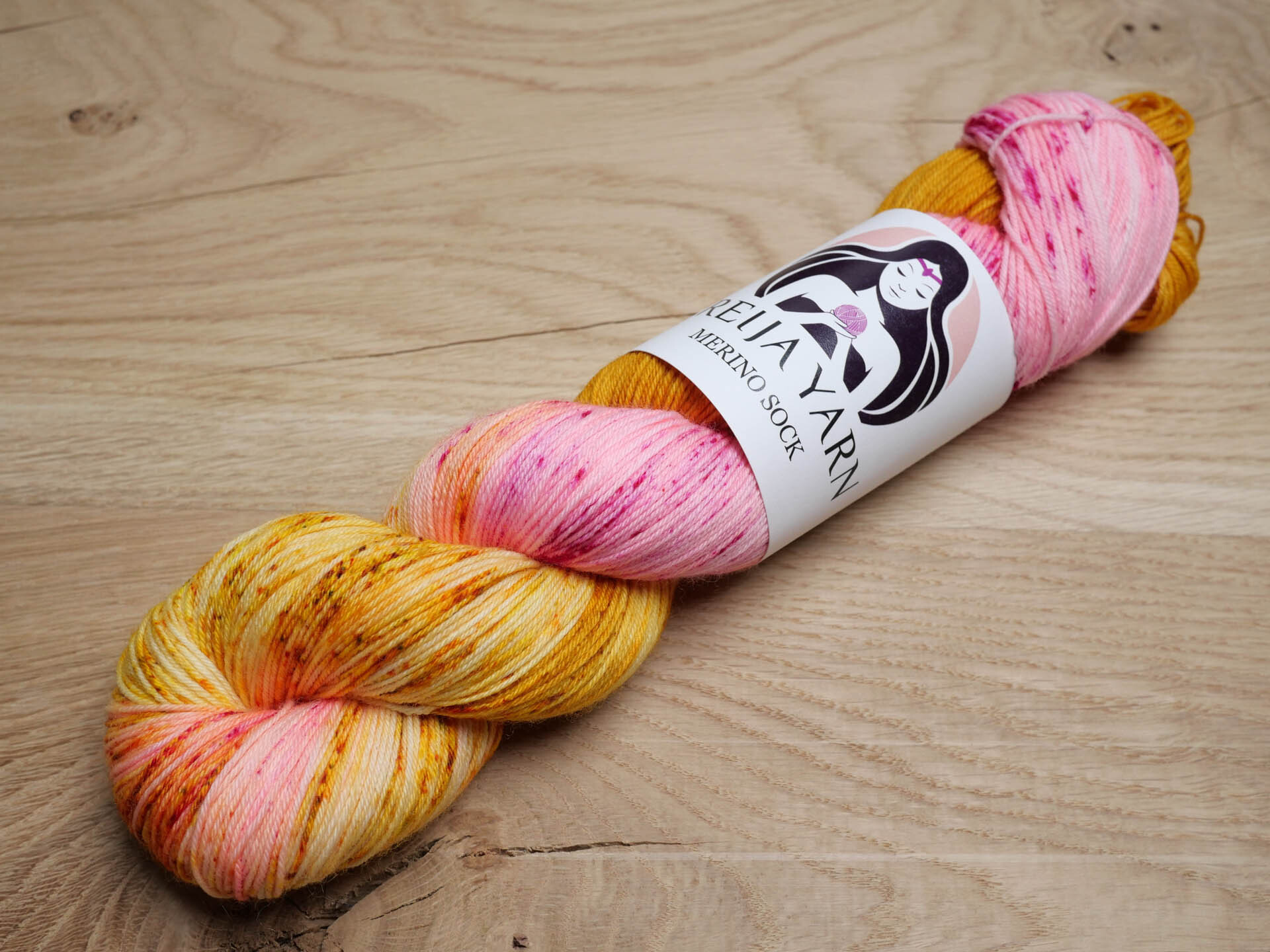 Raspberry_caramel_cake_lanka_merino_sock