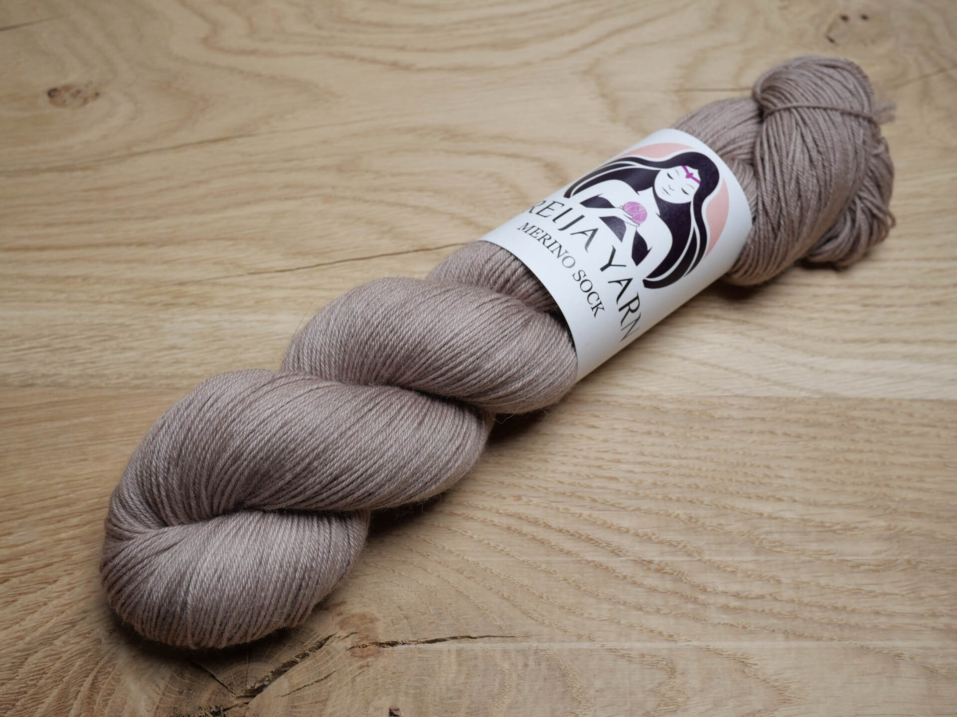 Taupe_lanka_merino_sock
