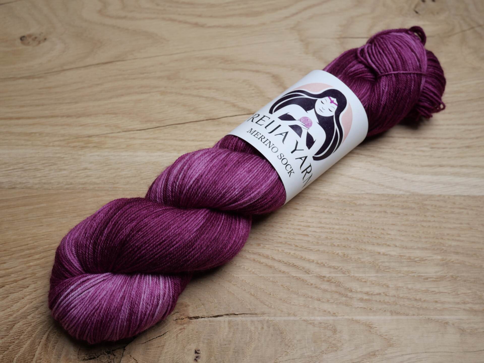 Blueberry_milk_lanka_merino_sock