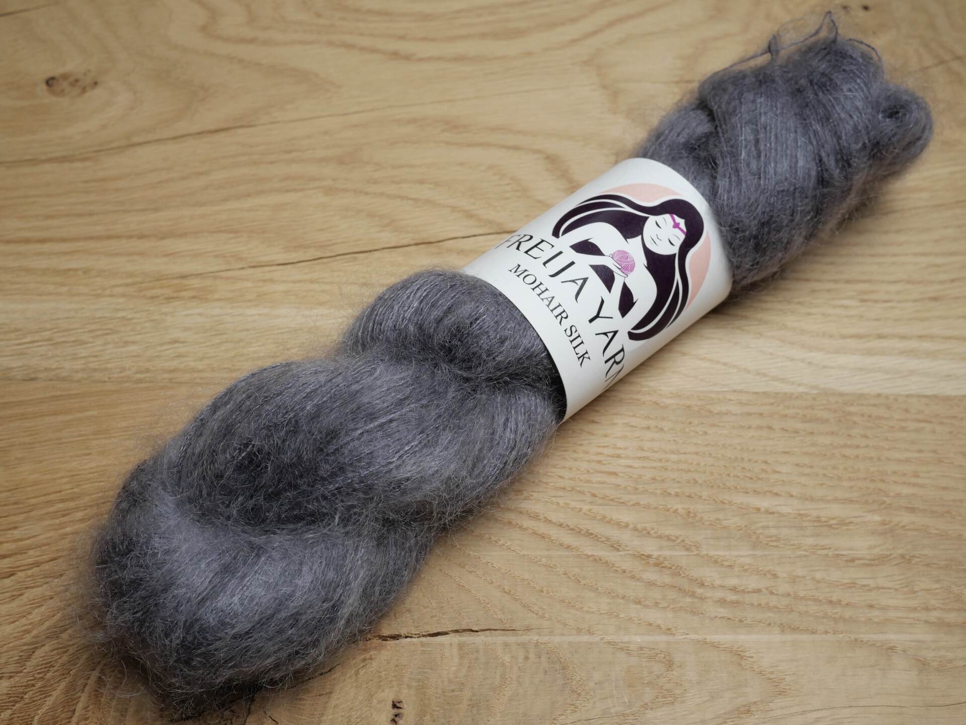 Greyhound_lanka_mohair_silk