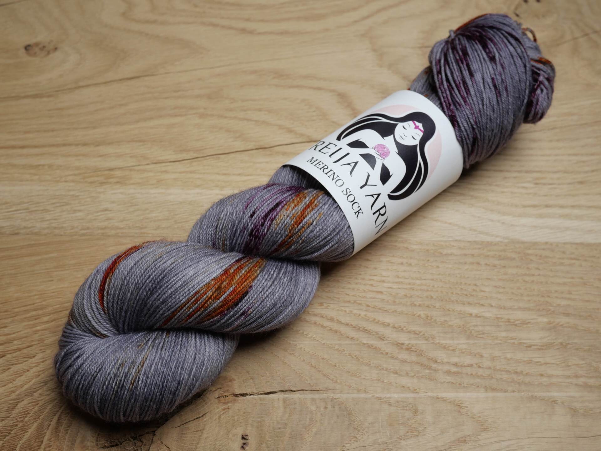 Hentoinen_drama_lanka_merino_sock